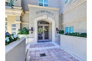 403 S Sapodilla Ave, West Palm Beach, FL 33401, Sold 02/17/23