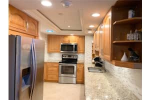 5600 N Flagler Dr 207, West Palm Beach, FL 33407 Sold 01/02/24