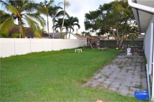 8390 Raymond Dr, Boynton Beach, FL 33472, Sold 12/08/22