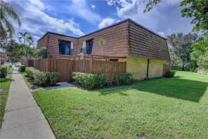 414  4th Ln   414, Green Acres, FL 33463 Sold 12/20/22