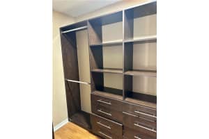 3263 NW 44th St, Oakland Park, FL 33309, Sold 01/10/23