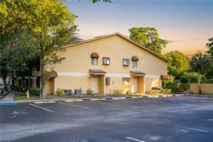 3077 N Oakland Forest Dr   102, Oakland Park, FL 33309 Sold 12/27/22