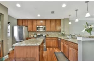 614 SW 1st Dr, Pompano Beach, FL 33060 Sold 11/04/22
