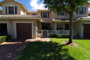 3556 Parkside Dr, Davie, FL 33328, Sold 01/25/23