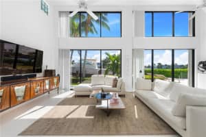 3024 NE 23rd Ct, Fort Lauderdale, FL 33305 Sold 05/09/24