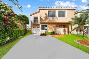 1054 SE 6th Ct, Dania Beach, FL 33004 Sold 03/22/23