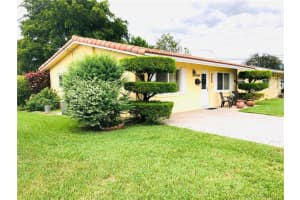 5403 NW 27th Ave, Tamarac, FL 33309 Sold 12/22/22