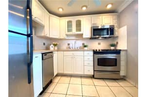 1045 Country Club Dr, Margate, FL 33063, Sold 12/01/22