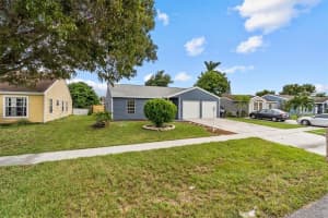 5271  Canal Cir, Lake Worth Beach, FL 33467 Sold 12/16/22