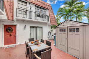 2712  Yale Ln, Boynton Beach, FL 33426 Sold 04/28/23