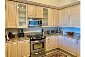 2625 NE 14th Ave   402, Wilton Manors, FL 33334 Sold 01/05/23