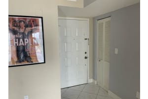 1201  Ocean Dr   2210N, Hollywood, FL 33019 Sold 12/02/22