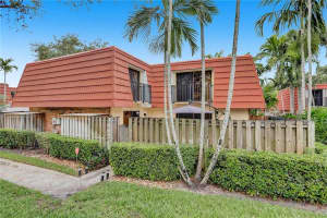 9862 NW 6th Ct   9862, Plantation, FL 33324 Sold 01/23/23