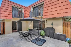 9862 NW 6th Ct   9862, Plantation, FL 33324 Sold 01/23/23