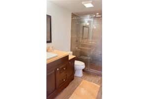 411 SE 8th St, Deerfield Beach, FL 33441, Sold 12/13/22