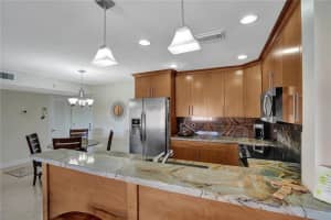 411 SE 8th St, Deerfield Beach, FL 33441, Sold 12/13/22