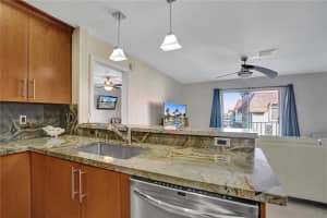 411 SE 8th St, Deerfield Beach, FL 33441, Sold 12/13/22