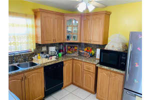 10000  Nandina St, Miramar, FL 33025 Sold 03/23/23