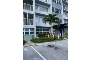 329 SE 3rd St   203, Hallandale Beach, FL 33009 Sold 01/12/23