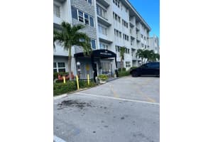 329 SE 3rd St   203, Hallandale Beach, FL 33009 Sold 01/12/23