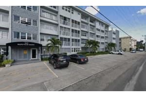 329 SE 3rd St   203, Hallandale Beach, FL 33009 Sold 01/12/23