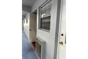 329 SE 3rd St   203, Hallandale Beach, FL 33009 Sold 01/12/23