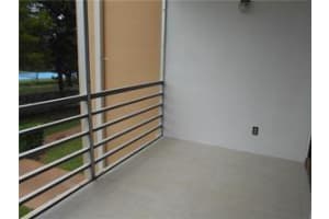 2781  Taft St   211, Hollywood, FL 33020 Sold 12/01/22