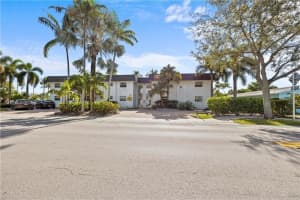1470 Dixie Hwy, Fort Lauderdale, FL 33304, Sold 12/01/22