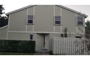 11041 SW 11th Pl, Davie, FL 33324 Sold 01/03/23