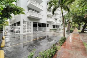 1020  Meridian Ave   413, Miami Beach, FL 33139 Sold 12/30/22