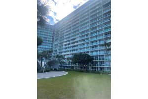 333 NE 21st Ave, Deerfield Beach, FL 33441, Sold 02/22/23