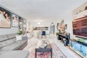 8040 Hampton Blvd, North Lauderdale, FL 33068, Sold 12/23/22