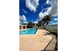 17501  140 CT   17501, Miami, FL 33177 Sold 12/19/22