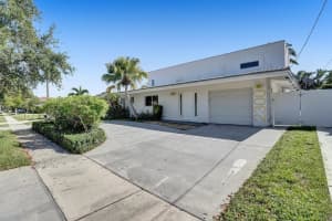 2300 NE 48th Ct, Lighthouse Point, FL 33064 Sold 06/16/23