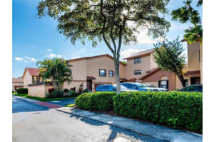968 SW 112th, Pembroke Pines, FL 33025 Sold 01/17/23