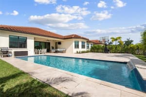 12140 Lake House Ln, Pompano Beach, FL 33076, Sold 04/28/23