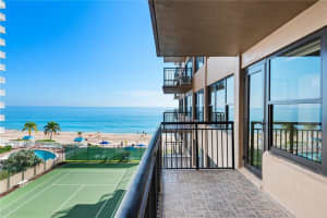 3800  Galt Ocean Dr   403, Fort Lauderdale, FL 33308 Sold 12/06/22