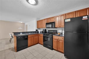 10135 W Sunrise Blvd   203, Plantation, FL 33322 Sold 12/27/22
