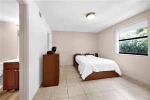 10135 W Sunrise Blvd   203, Plantation, FL 33322 Sold 12/27/22