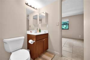 10135 W Sunrise Blvd   203, Plantation, FL 33322 Sold 12/27/22