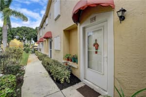 370  Waterside Dr   370, Hypoluxo, FL 33462 Sold 04/14/23