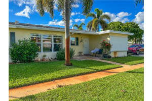 230  Country Ln   B, Boynton Beach, FL 33435 Sold 04/03/23