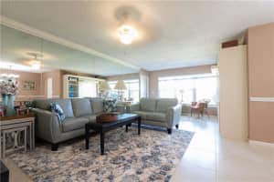 230  Country Ln   B, Boynton Beach, FL 33435 Sold 04/03/23