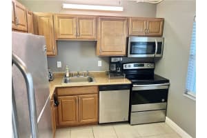 5 Abbey Ln, Delray Beach, FL 33446, Sold 03/06/23