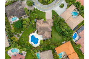 546 NW 118th Ter, Coral Springs, FL 33071 Sold 01/24/23