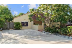 4951 SW 94th Way, Cooper City, FL 33328 Sold 02/23/23