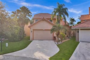 1877 NW 96th Ave, Plantation, FL 33322 Sold 03/07/23