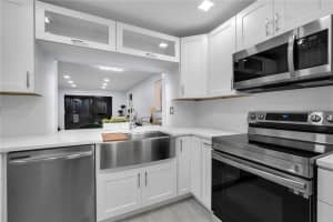 5 N Valencia Dr   5-37, Davie, FL 33324 Sold 01/04/23