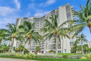 2841 N Ocean Blvd, Fort Lauderdale, FL 33308, Sold 01/17/23