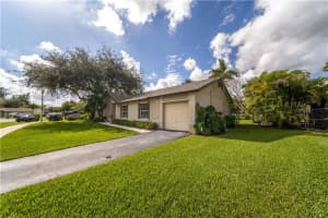 1321 SW 127th Ter, Davie, FL 33325 Sold 01/17/23